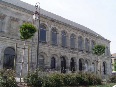 Palais des Congres au 73 rue Toufaire à ROCHEFORT
